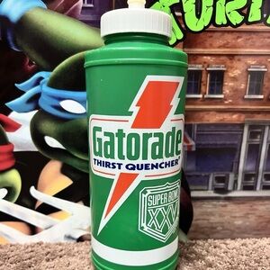 Vintage 1989 Green Gatorade Thirst Plastic Water Bottle 32 Oz NFL Super Bowl XXV